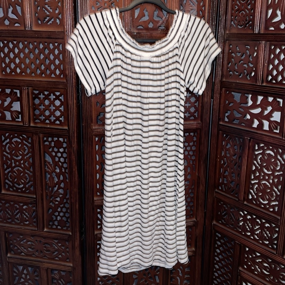 NWOT Women’s Mossimo short sleeve dress.  Size Large - Picture 2 of 5